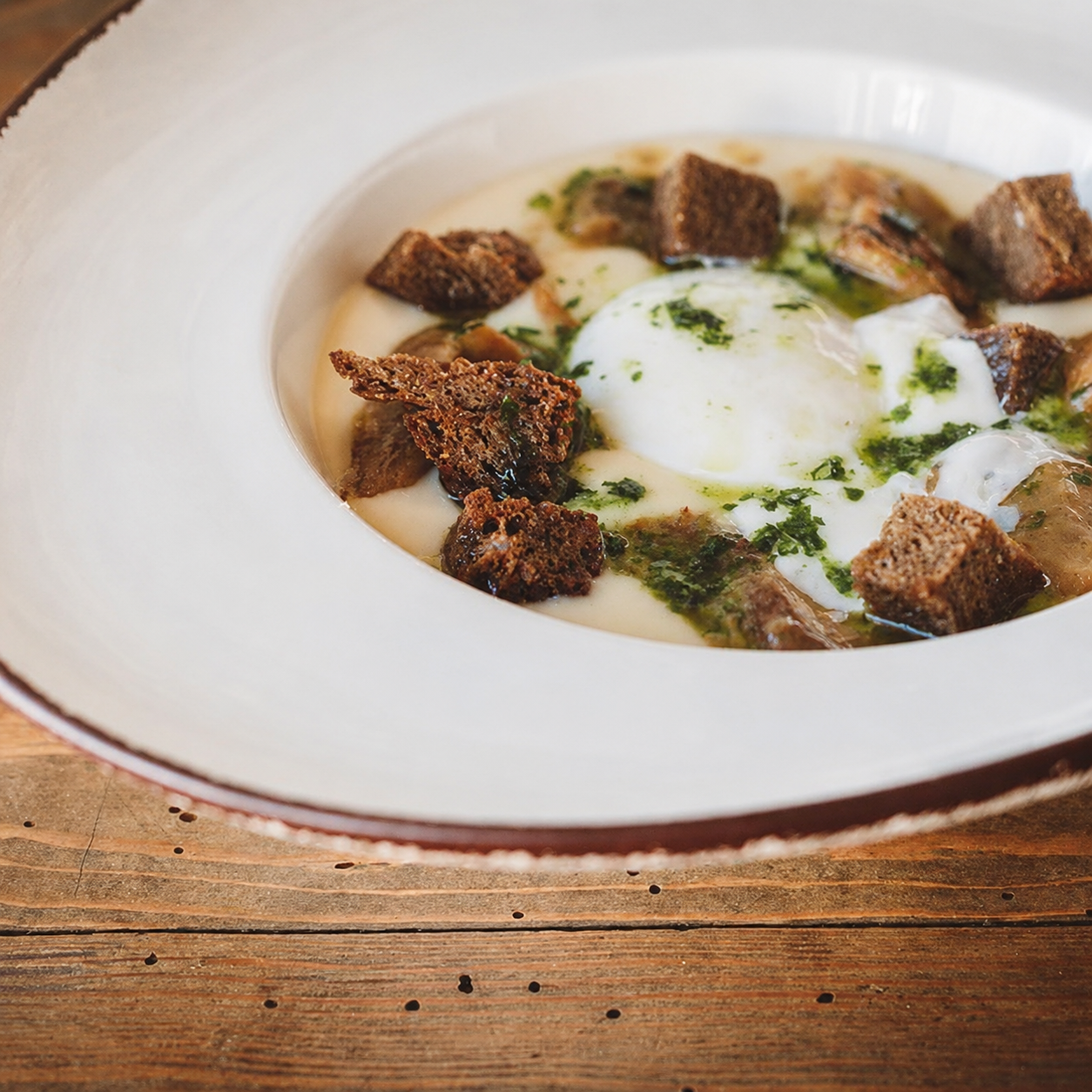 Uovo poché con fonduta di Fontina e funghi porcini - Les Dames Anglaises